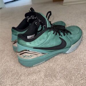 Kobe ‘Girl Dad’ Sneakers Size 7.5 Men